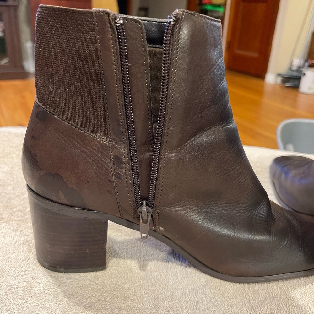 Women’s size 11 Croft and Borrow heeled booties in good condition
